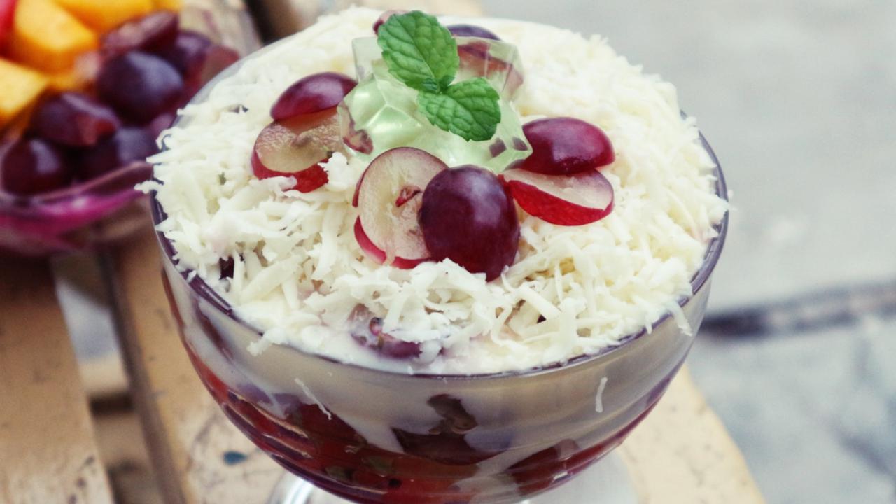 Berapa Kalori dan Nutrisi dari Semangkuk Salad Buah? Kalori yang Perlu Diwaspadai dalam Setiap Suapan