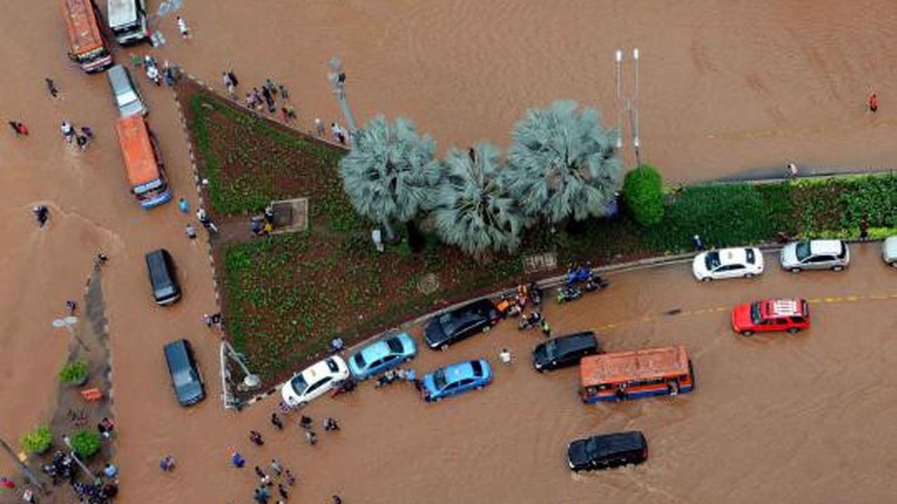 Jantung Kota Jakarta yang berubah menjadi 'sungai'