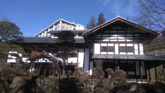 Menyapa Monyet Salju yang Santuy Jelang Akhir Musim Dingin di Nagano Jepang