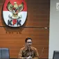 Jubir KPK Febri Diansyah saat konfrensi pers di Gedung KPK, Jakarta, Rabu (7/2). Dugaan TPPU Komisi V DPR RI Yudi Widiana Adia terkait proyek pembangunan ruas jalan pada Kementerian PUPR di daerah Maluku dan Maluku Utara. (Liputan6.com/Herman Zakharia)