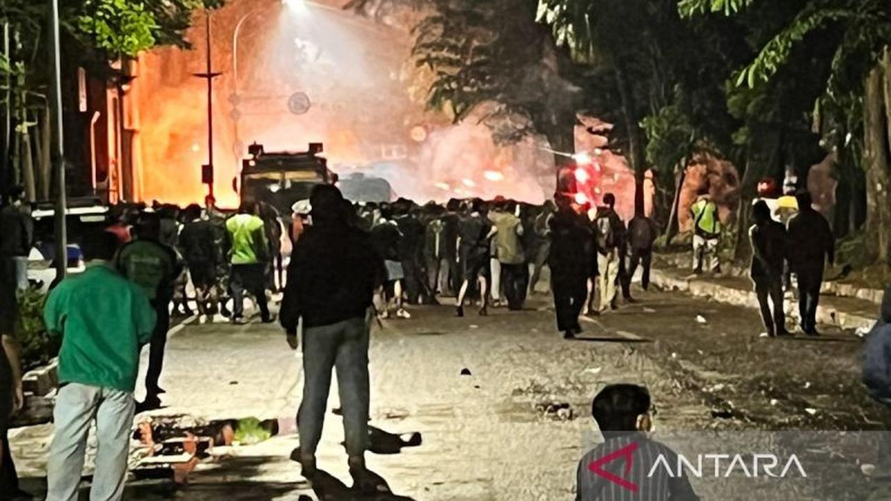 Siapa Sangka, Demo Brimob Kwitang Berujung Ricuh: Gas Air Mata Dibalas Bom Molotov