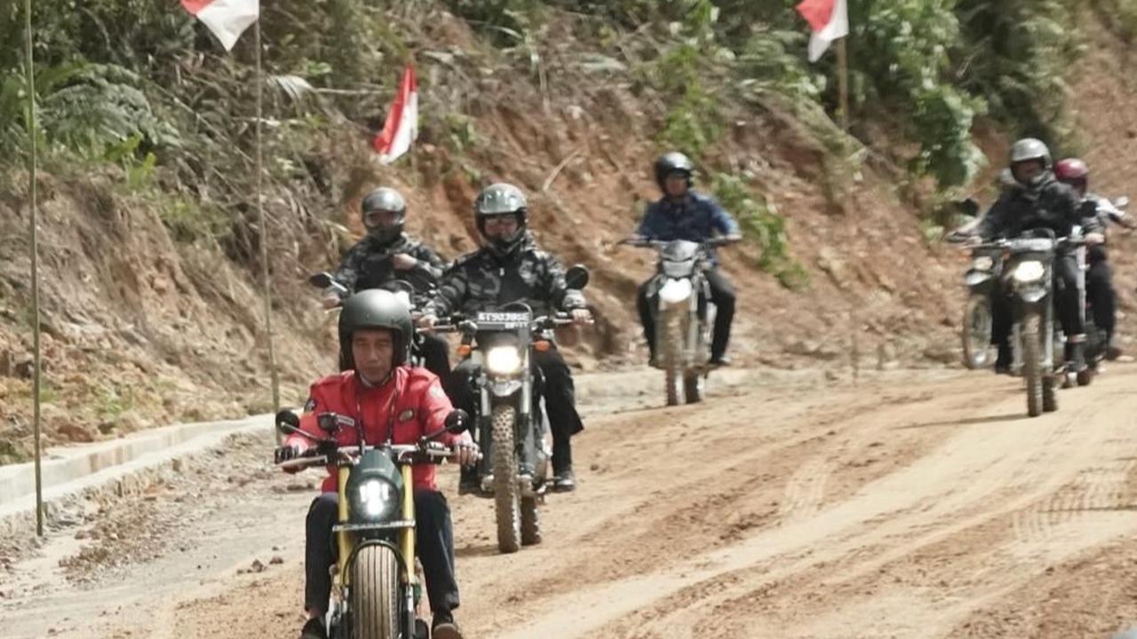 Gaya Jokowi dan Sepeda Motornya