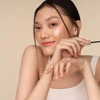 Nuansa cokelat seperti terracotta, beige, hingga soft bronze menjadi kunci utama dalam tampilan earthy tones. [Dok/freepik.com]