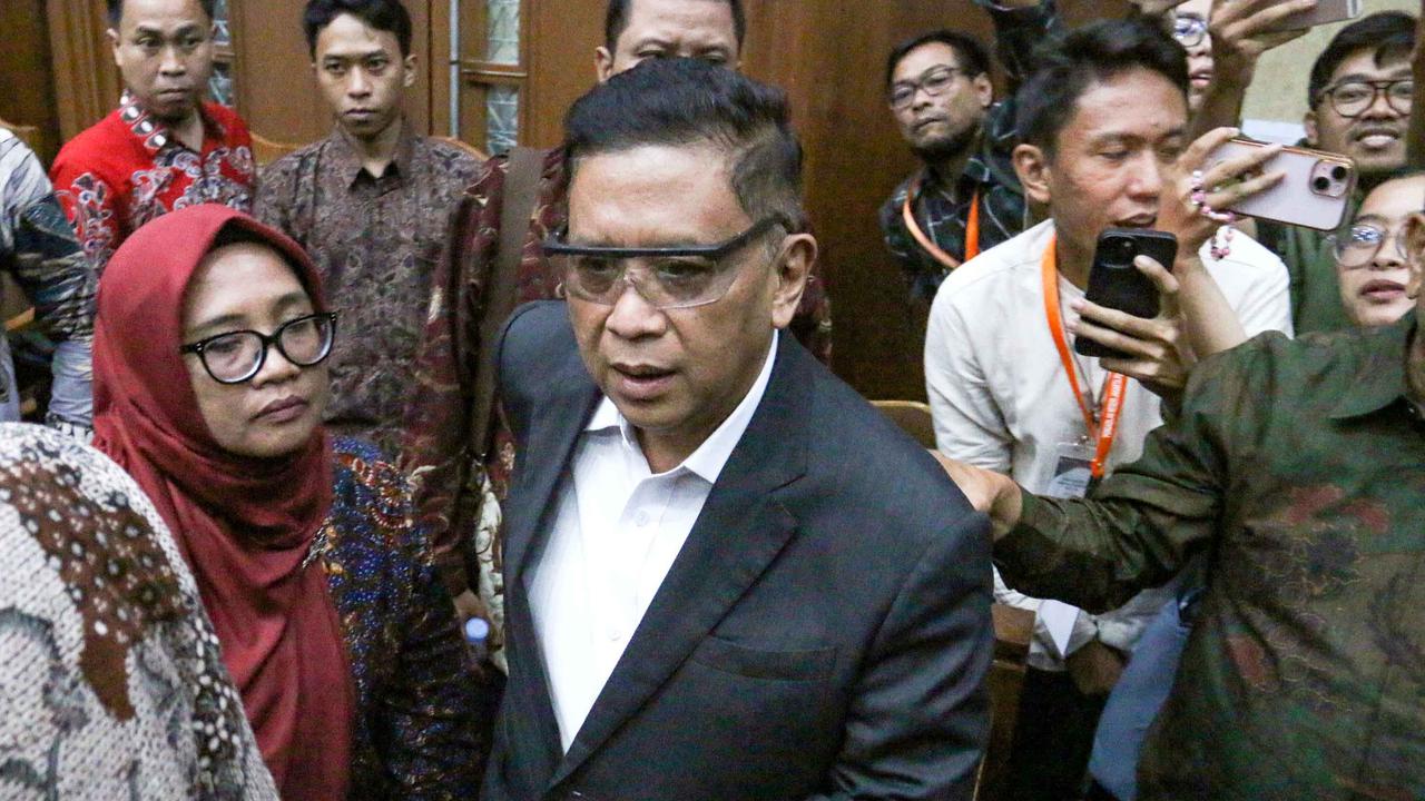 FOTO: Hasto Kristiyanto Divonis 3,5 Tahun Penjara Terkait Kasus Harun Masiku