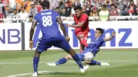 Striker Persija Jakarta, Heri Susanto, melepaskan tendangan ke gawang Becamex Binh Duong pada laga Piala AFC di SUGBK, Jakarta, Selasa (26/2). Kedua klub bermain imbang 0-0. (Bola.com/M. Iqbal Ichsan)