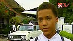 Para pendukung film "Obama Anak Menteng" berharap Barack Obama meluangkan waktu untuk menonton film tersebut. Film itu mengangkat kisah masa kecil Obama selama tinggal di Indonesia. 