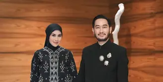 Syahnaz Sadiqah belakangan terlihat aktif mendampingi suami, Jeje Govinda yang mencalonkan diri menjadi calon bupati Bandung Barat. [@syahnazs].