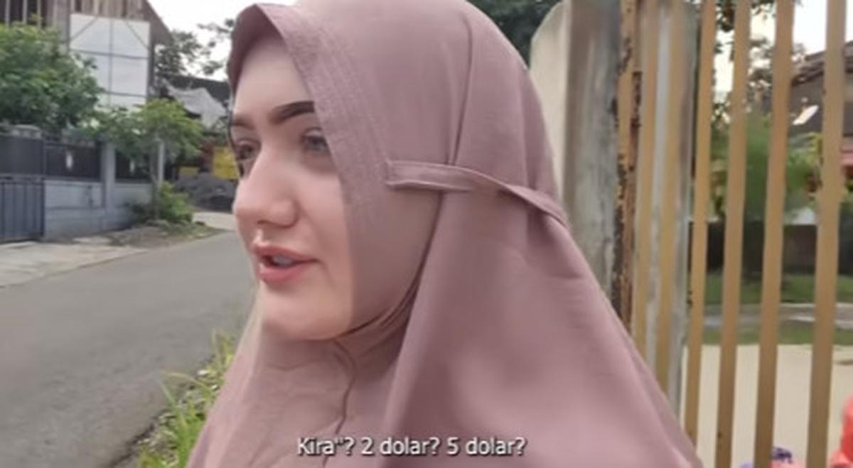 Bule Cantik Amerika Mualaf Ikut Timbang Rongsokan Bareng Sang Suami