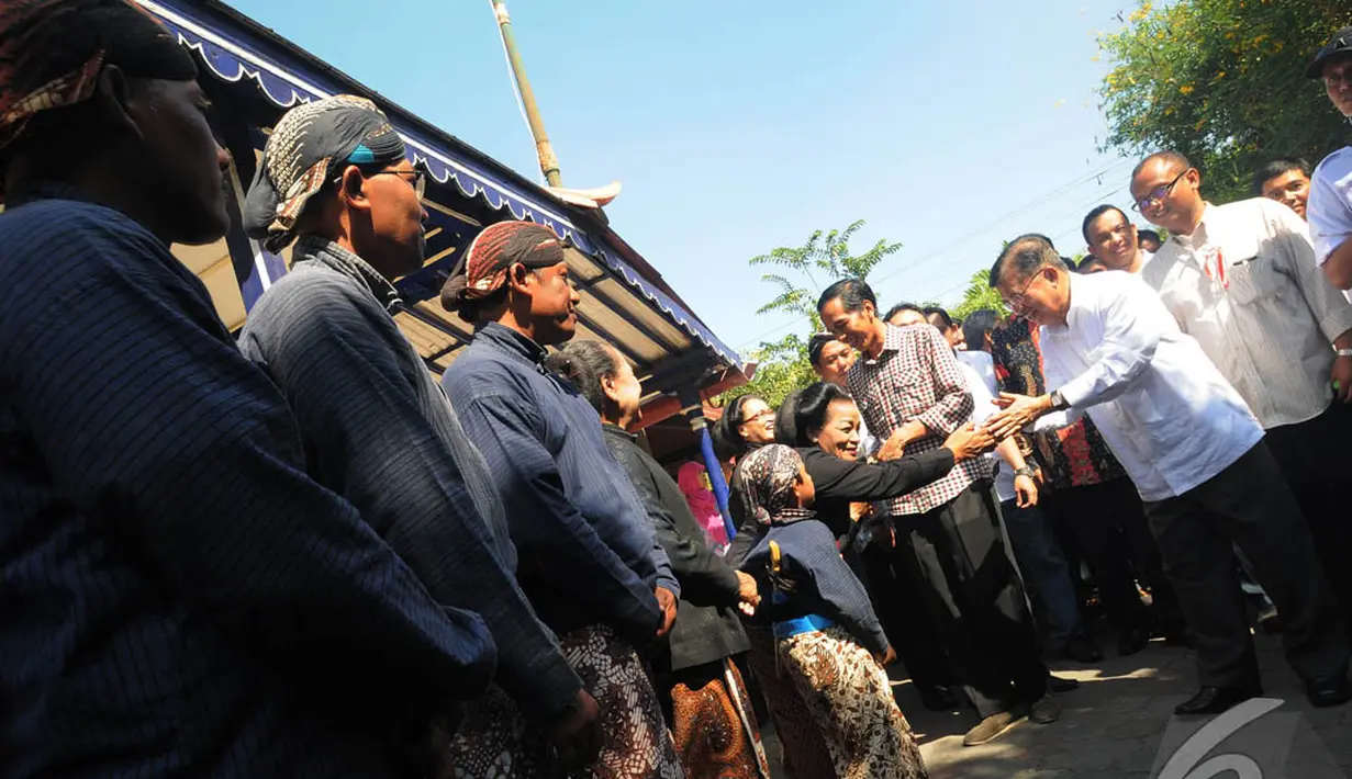 Kedatangan rombongan Jokowi dan JK disambut hangat oleh pihak keraton di Yogyakarta, Senin (2/6/2014) (Liputan6.com/Herman Zakharia).
