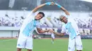 Pemain PSBS Biak, Ruyery Blanco (kiri) dan Luquinhas Luquinhas melakukan selebrasi setelah mencetak gol ke gawang Persita Tangerang dalam laga BRI Super League 2025/2026 di Indomilk Arena, Tangerang, Banten, Senin (16/02/2026). (Bola.com/M Iqbal Ichsan)