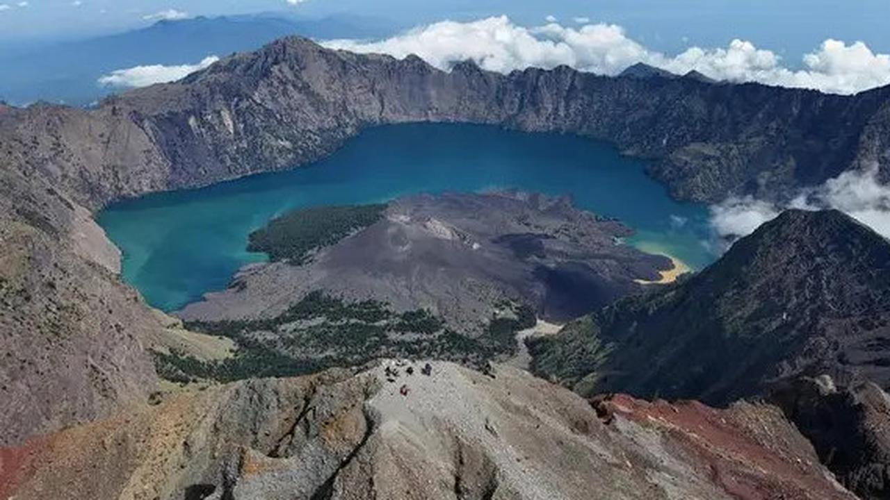 Banyak Pendaki Jatuh, Gunung Rinjani Ditutup Sementara untuk Perbaikan SOP Pendakian dan Evakuasi