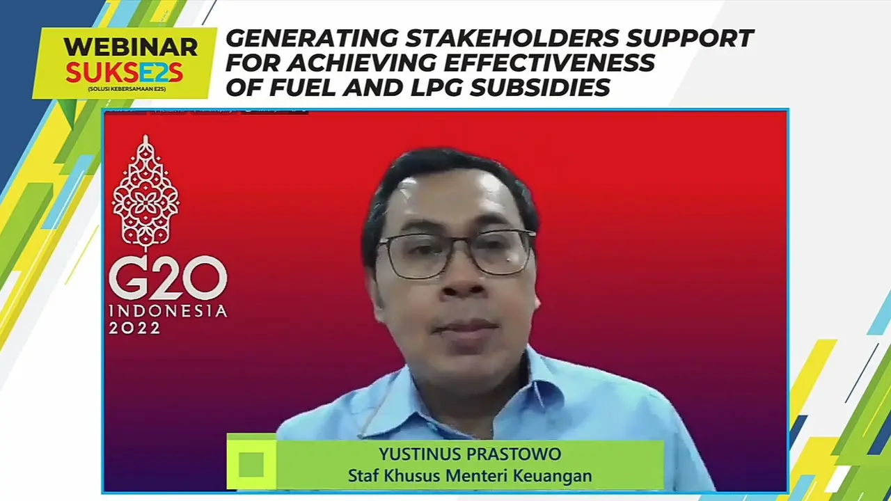 Staf Khusus Menteri Keuangan Bidang Komunikasi Strategis Yustinus Prastowo mengungkap jumlah total subsidi dan kompensasi sektor energi tahun 2022 sebesar Rp 502,4 triliun.
