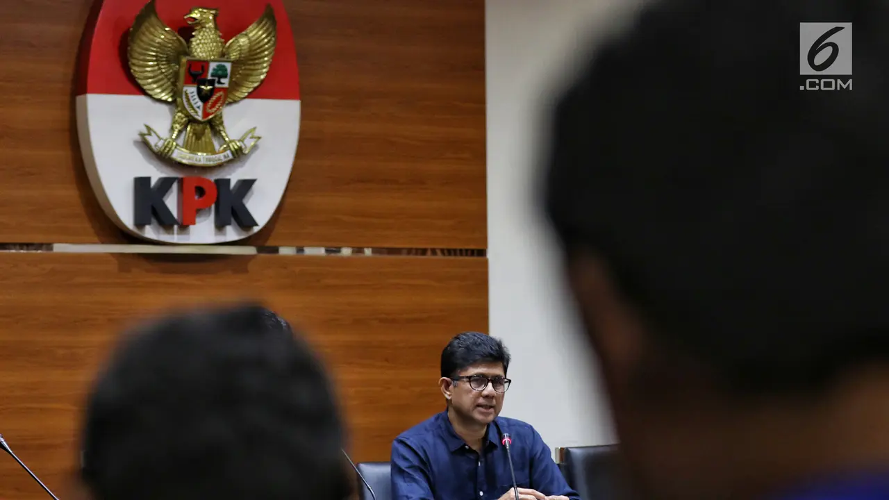 KPK Tunjukkan Uang Rp 100 Juta Hasil OTT di Balikpapan