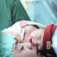 Akhirnya setelah sebelumnya dikaruniai dua orang putri, anak ketiga pasangan Oki Setiana Dewi dan Ory Vitrio mendapatkan seorang anak laki-laki. (Instagram/dierabachir)