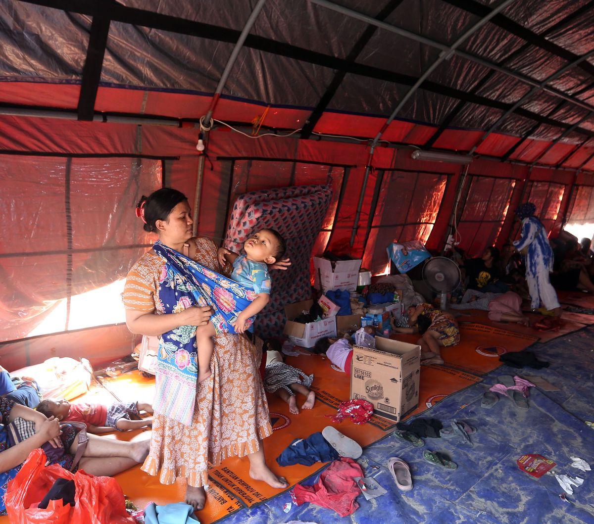 Jumlah pengungsi korban musibah kebakaran yang dilaporkan ada sebanyak 1.000 orang. 

Mereka merupakan penduduk di kawasan Kapuk Muara, Penjaringan, Jakarta Utara.