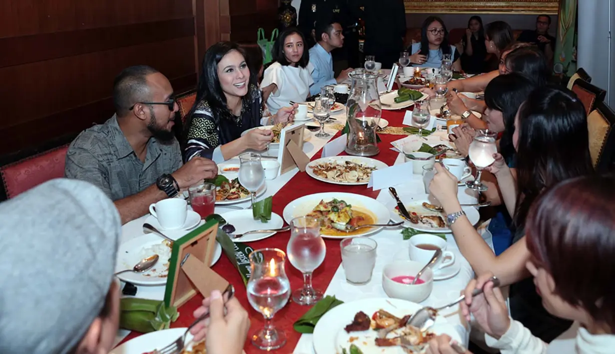 Dari ketiga anaknya, ada satu anaknya yang setiap hari menghubungi hingga lima kali. London, anak Wulan Guritno itu dalam sehari bisa menelpon hingga lima kali. Hal berbeda dengan dua anaknya. (Deki Prayoga/Bintang.com)