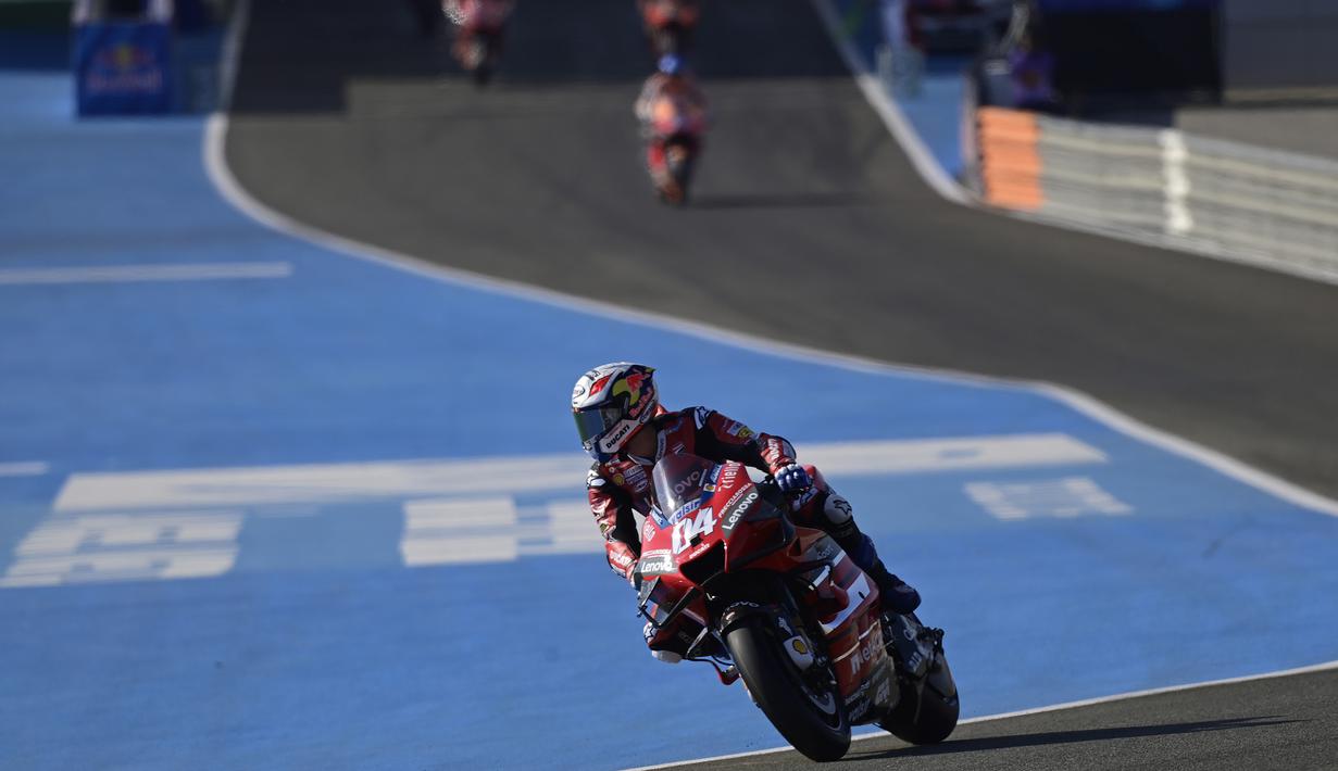 Pembalap Ducati, Andrea Dovizioso, saat latihan bebas pertama (FP1) MotoGP Andalusia 2020 di Sirkuit Jerez, Jumat (24/7/2020). Vinales mengukir waktu lap tercepat dan Rossi menempati posisi kedua. (AFP/Javier Soriano)