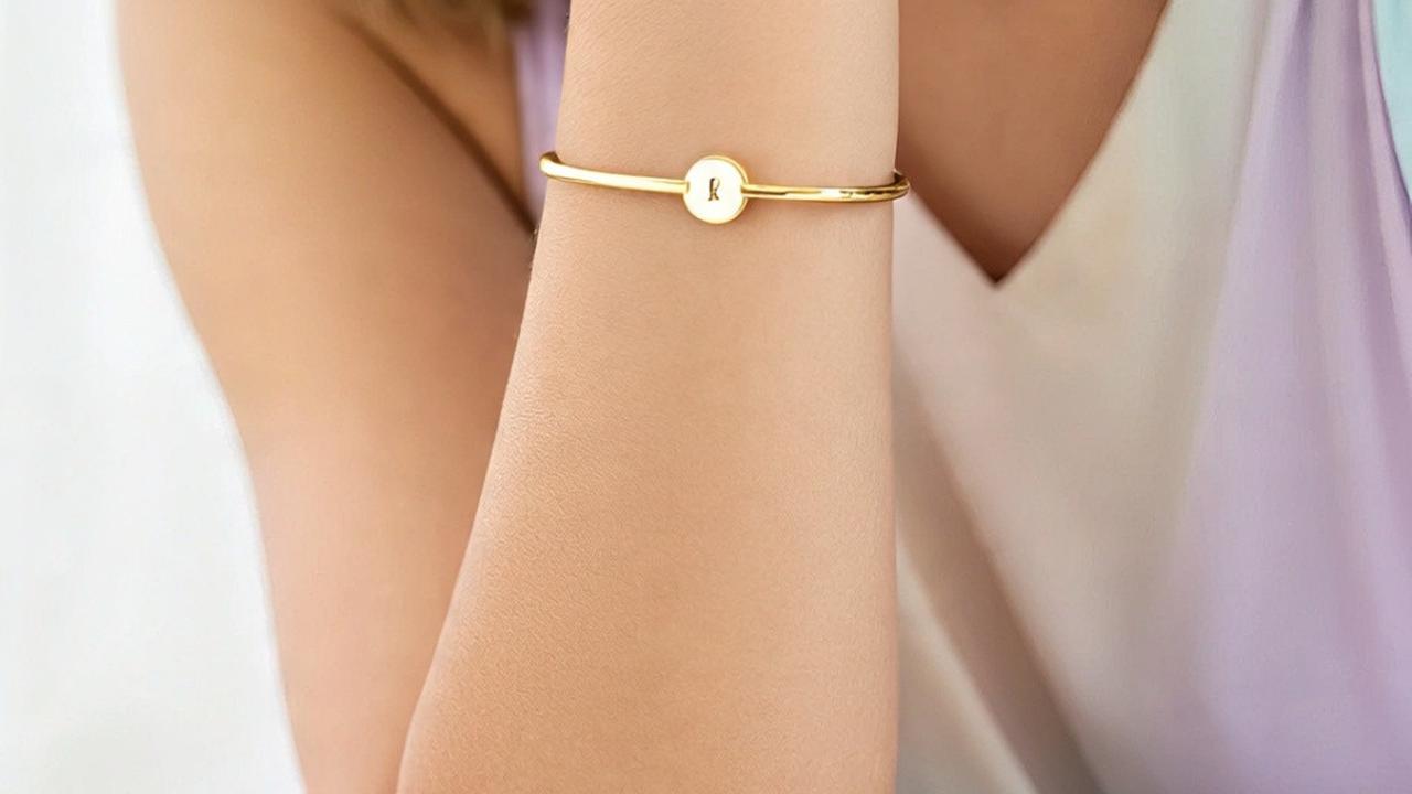 7 Model Gelang Emas 24K 1 Gram Hadiah Custom Inisial, Cocok Dipakai Sehari-Hari