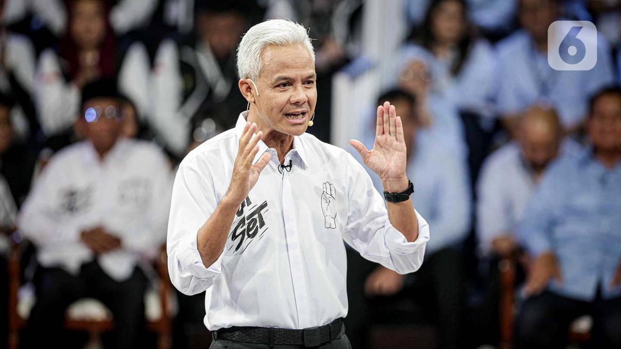 Ekspresi Para Capres/Cawapres saat Paparan Visi Misi pada Debat Perdana Pilpres 2024