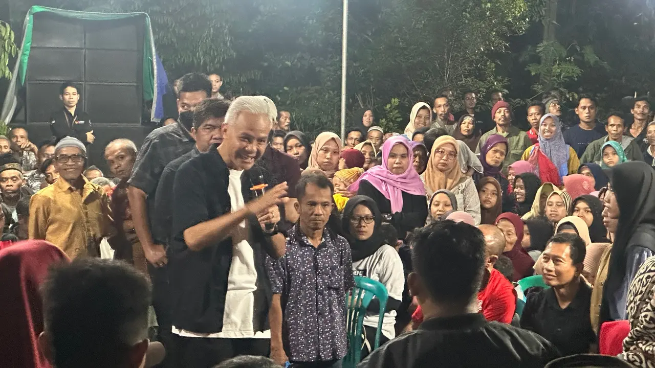 Capres nomor urut 3 Ganjar Pranowo di Banyumas, Jawa Tengah, Selasa (9/1/2024).