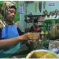 Warung Minuman di Yogya 'Warung Bu Mamik' Sajikan Jamu Parem yang Punya Banyak Manfaat untuk Kesehatan/ foto: Youtube Terus Enak TV