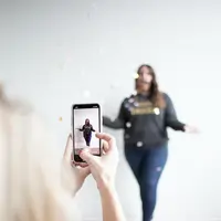 Seorang perempuan menjadi viral di Tiktok dengan Viral 2,3 juta viewers, tampilan dengan body goals padahal hanya editan/unsplash Amanda