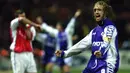 Gabriel Batistuta yang pensiun pada Maret 2005 bersama klub asal Qatar, Al Arabi SC tercatat pernah membela Fiorentina selama 9 musim mulai 1991/1992 hingga 1999/2000. Pada pekan perdana Liga Italia musim 1997/1998 ia mampu mencetak hattrick saat Fiorentina menang 3-2 atas tuan rumah Udinese (31/8/1997). (AFP/Adrian Dennis)