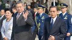 Presiden Susilo Bambang Yudhoyono dan wakil presiden Boediono hari ini melaksanakan sholat Idul Adha 1435 Hijriah.
