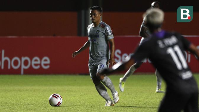 duel playmaker persib vs persija: adu kecerdasan dedi kusnandar dan marc klok di lini