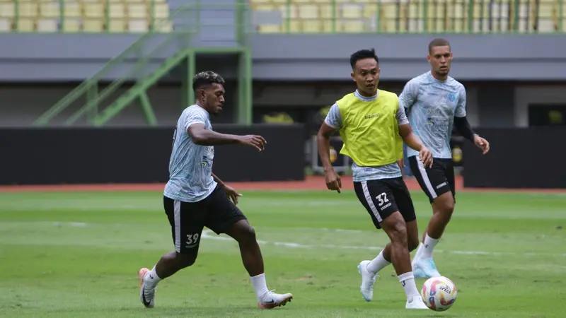 Jeam Kelly Sroyer - PSBS Biak BRI Liga 1 2024/2025