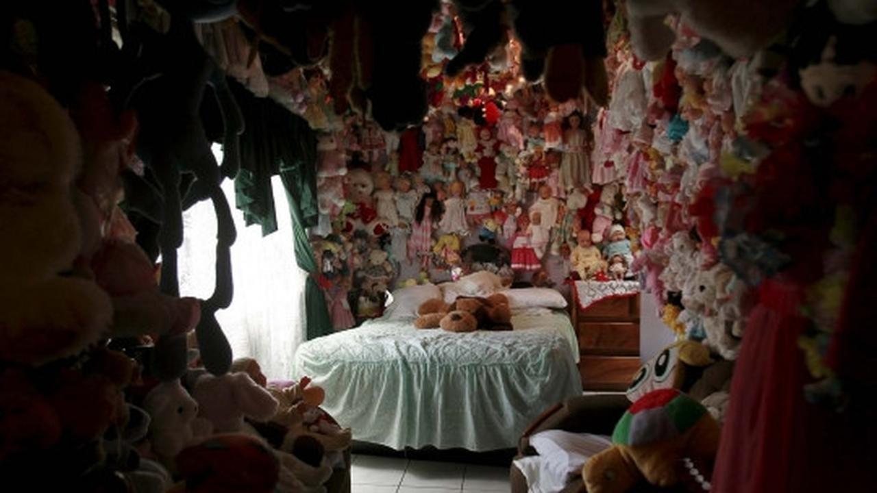 Kenang masa kecil, nenek 70 tahun ini koleksi 4.500 boneka