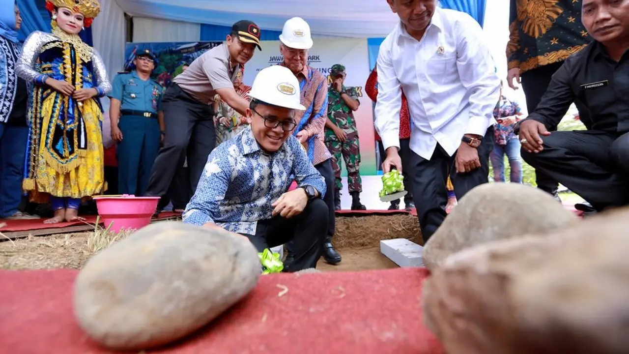 Disebut Jadi Calon Pimpinan Ibu Kota Baru, Ini Deretan Kinerja Bupati Azwar Anas