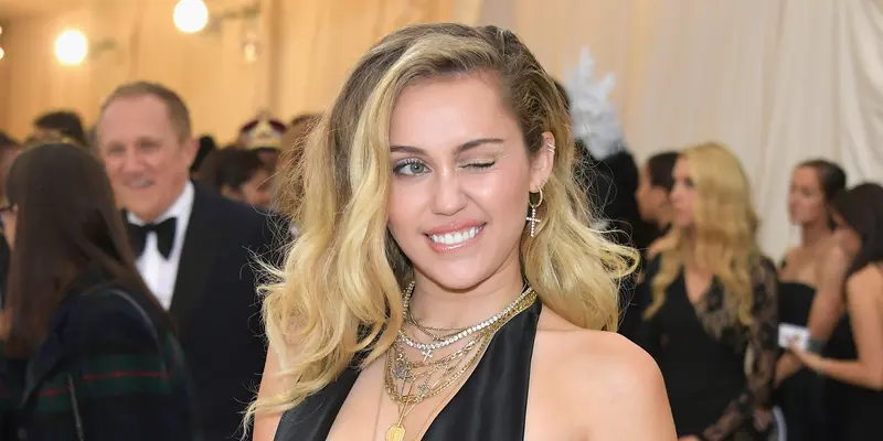 Miley Cyrus di Met Gala 2018