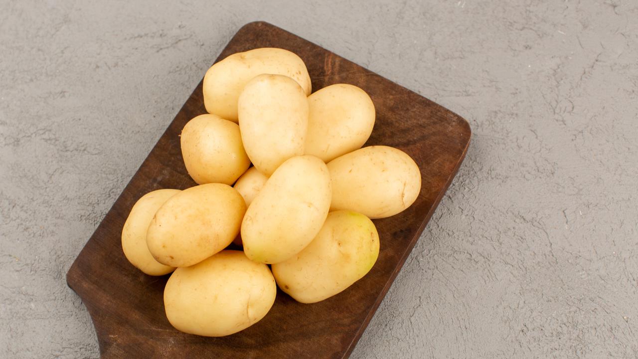Tak Perlu Panci Kukus, Ini Cara Mengukus Kentang Pakai Tusuk Gigi