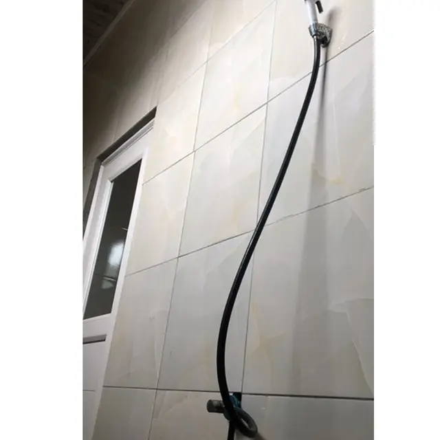 6 Potret Tata Letak Shower Ini Nyeleneh, Jadi Bikin Susah saat Mandi