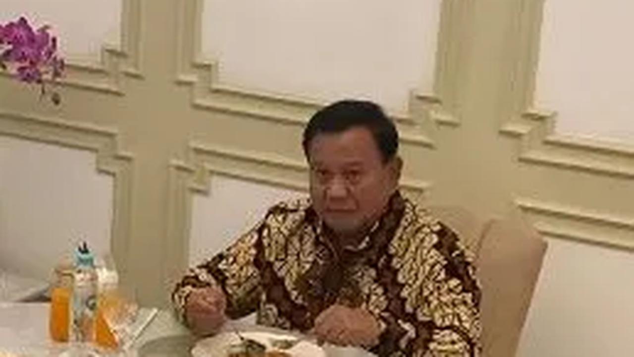 VIDEO: Prabowo Beri Jempol, Ganjar & Anies Full Senyum Makan Bareng Jokowi di Istana