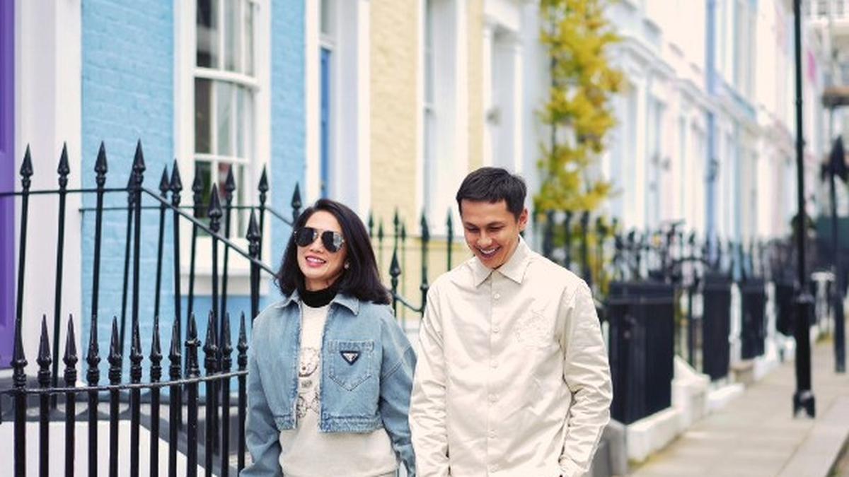 Unggah Momen Mesra, Potret Ussy Sulistiawaty dan Andhika Pratama Rayakan Anniversary ke-13 Tahun Pernikahan