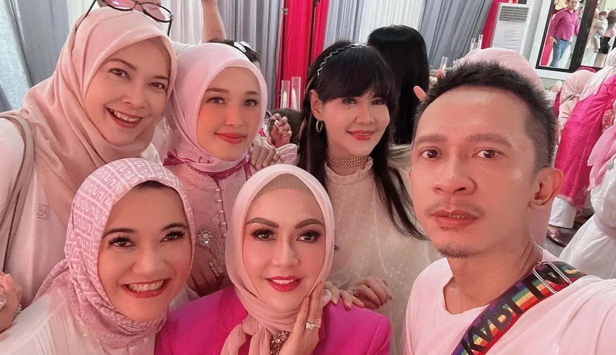 <p>Aktor asal Bandung, Aming membagikan beberapa potret keseruan perayaan ulang tahun Kristina Iswandari. [Instagram/amingisback/rahulgobeltukangphoto]</p>