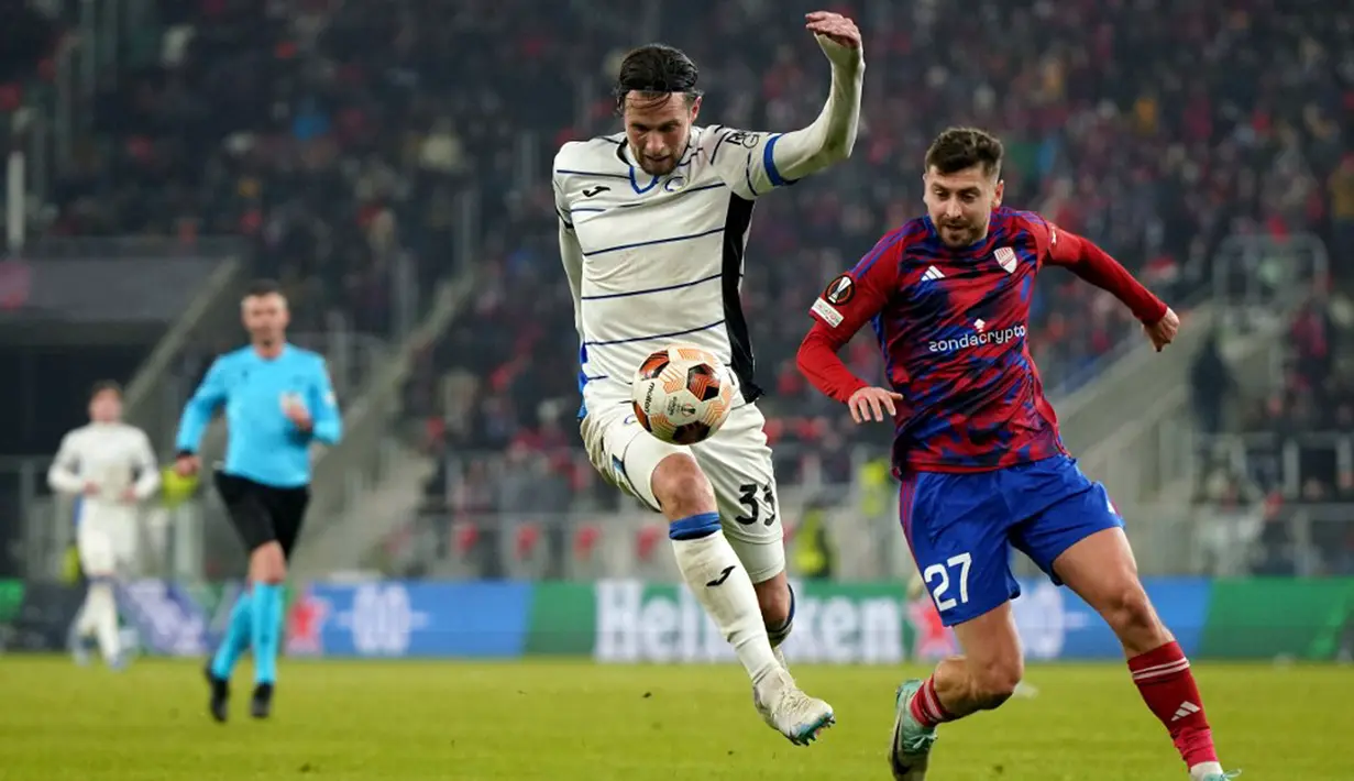 Atalanta tak kesulitan saat menaklukkan Rakow Czestochowa 4-0 di laga terakhir Grup D Liga Europa. Atalanta pun memaksa Sporting CP melakoni babak play-offs sebelum mendapatkan tiket ke 16 besar. (MACIEK SKOWRONEK/AFP)