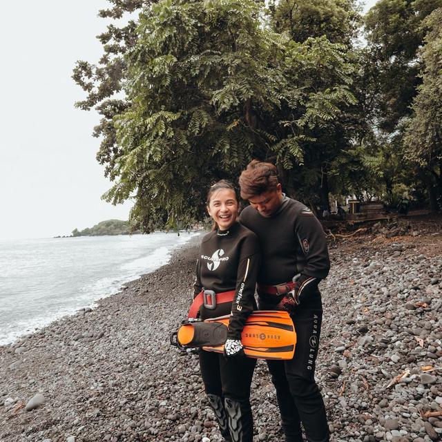 6 Potret Glenn Alinskie dan Chelsea Olivia Diving Bareng, Kenang Momen 12 Tahun Lalu