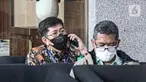 Kepala Kantor Pajak Madya Jakarta Timur, Wahono  Saputro menunggu di ruang tamu gedung Merah Putih Komisi Pemberantasan Korupsi (KPK) untuk menjalani klarifikasi kekayaan, Selasa (14/3/2023). Diketahui, Wahono Saputro dipanggil KPK karena nama istrinya tercatat sebagai pemilik saham di perusahaan properti seluas 6,5 hektar milik istri Rafael Alun Trisambodo, Ernie Meike di Minahasa Utara. (Liputan6.com/Faizal Fanani)