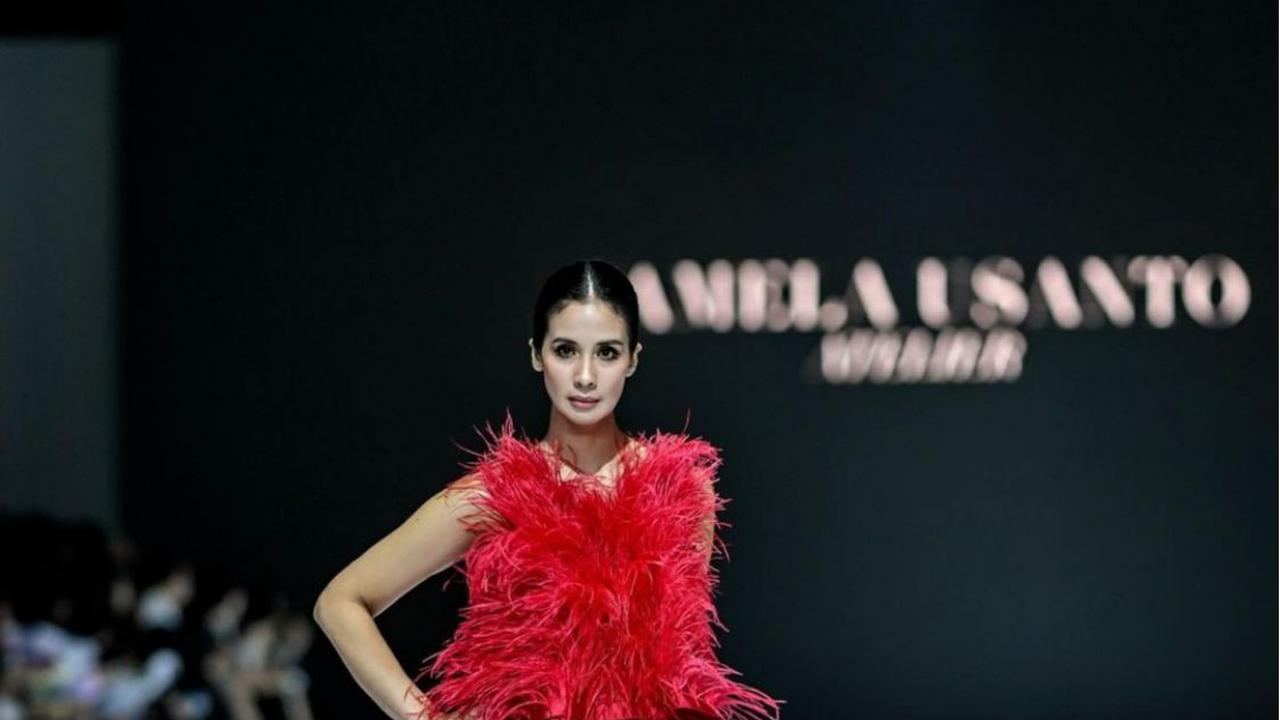 7 Potret Artis Saat Jakarta Fashion Week 2025: Muse Memukau dari Raisa Hingga Luna Maya!