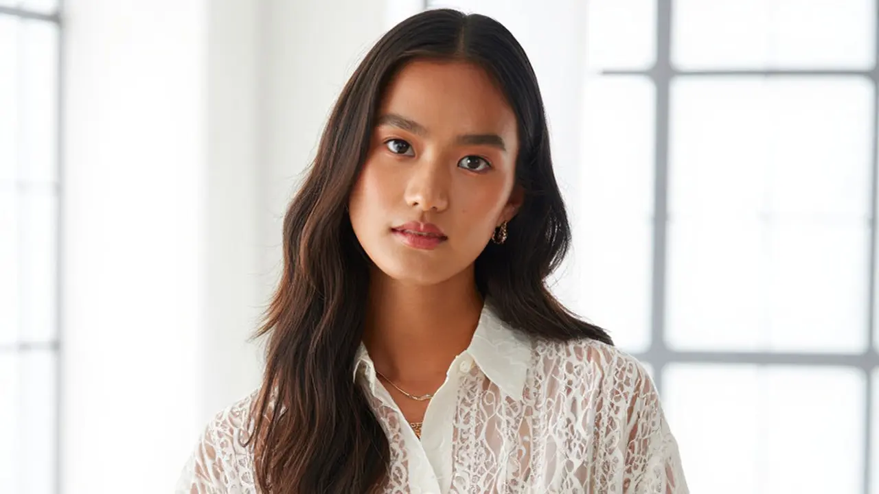 Atasan Brokat Lengan Panjang Casual Chic