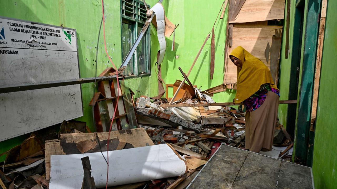 Rumah warga di Aceh Besar hancur akibat terjangan angin kencang