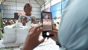 Bantuan Pangan Beras Dilanjutkan hingga Desember 2026