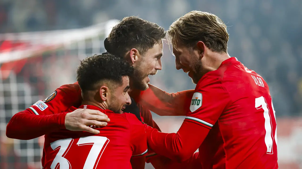 Foto: Mees Hilgers Tampil Penuh, FC Twente Jinakkan Bodo/Glimt di Liga Europa