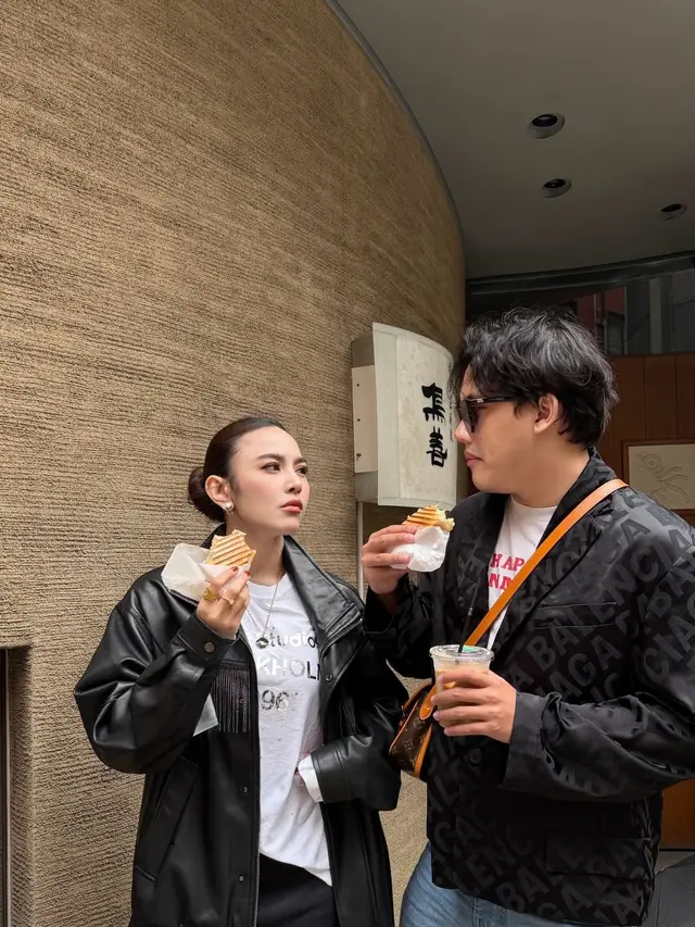 Inspirasi OOTD Liburan Kece Mahalini Raharja yang Andalkan Boots Selama Jalan-Jalan Keliling Jepang