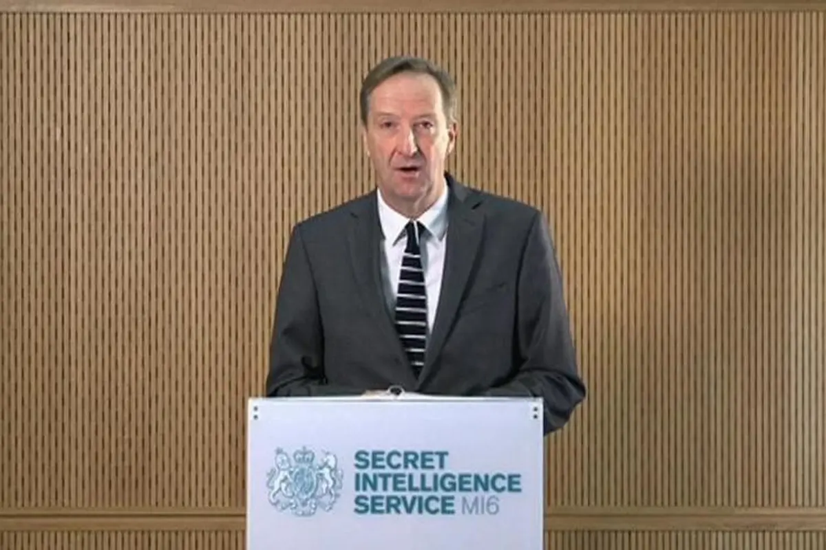 Kepala M16, Alex Younger