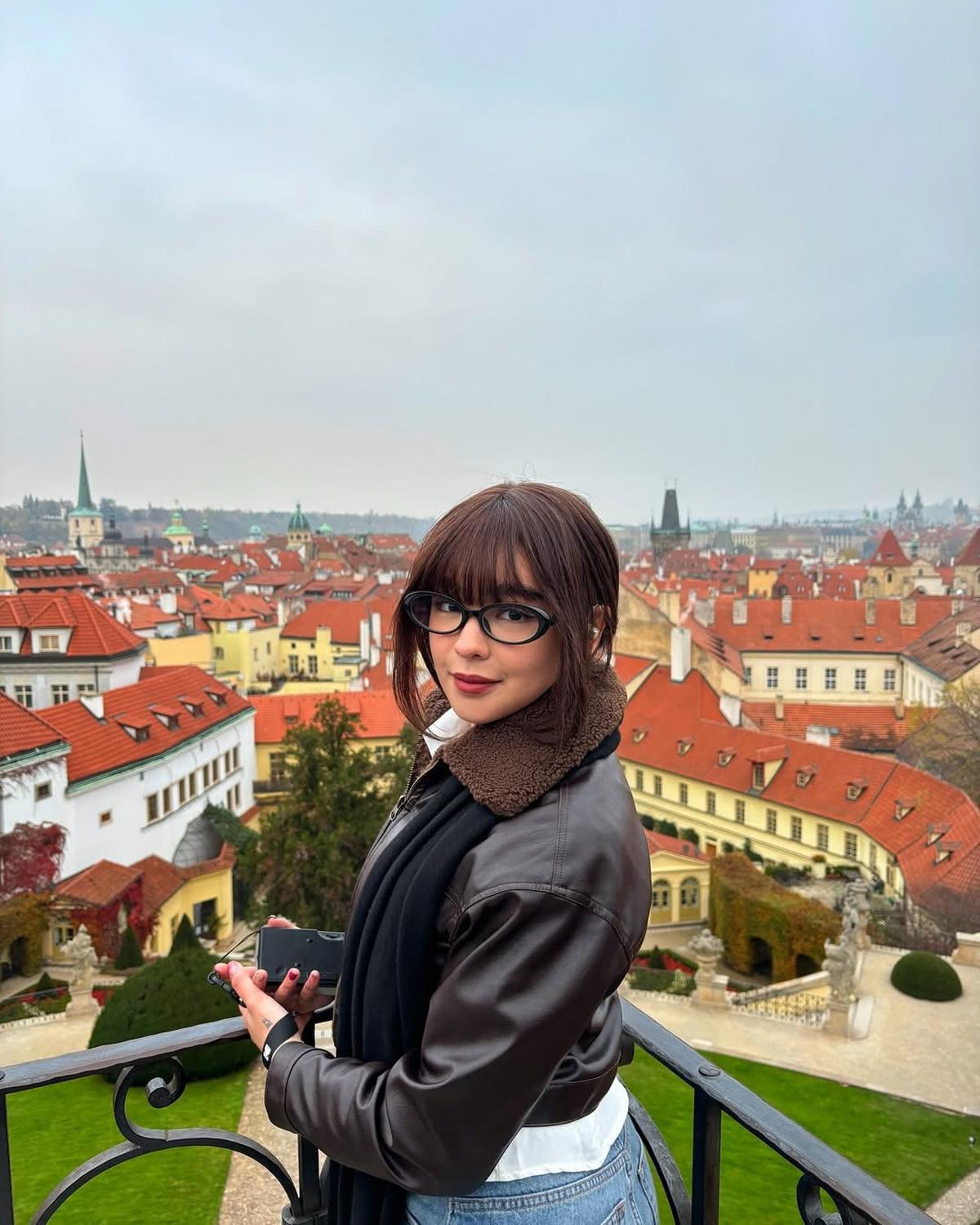 Potret Cantik Andrea Brillantes Pakai Kacamata, Auranya Langsung Beda dengan Pesona Memikat