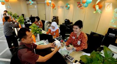 Kejutan Bunga Mawar dan Souvenir Untuk Nasabah BNI